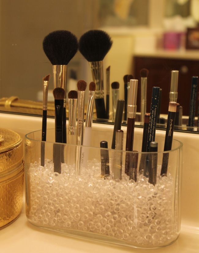 how to store make-up brushes