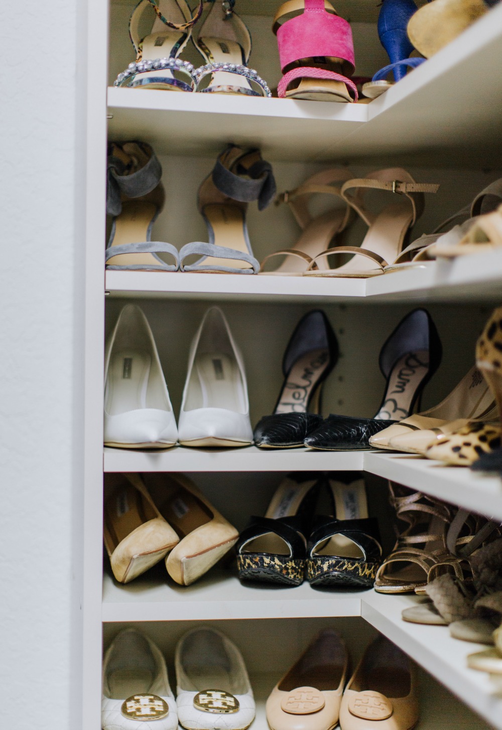 Closet Organization Tips featured by top US life and style blog The Modern Savvy