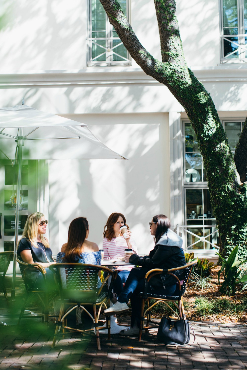 See, do, eat, drink & shop // Girls Weekend Guide to Charleston - A Girls Weekend in Charleston by popular Florida travel blogger The Modern Savvy