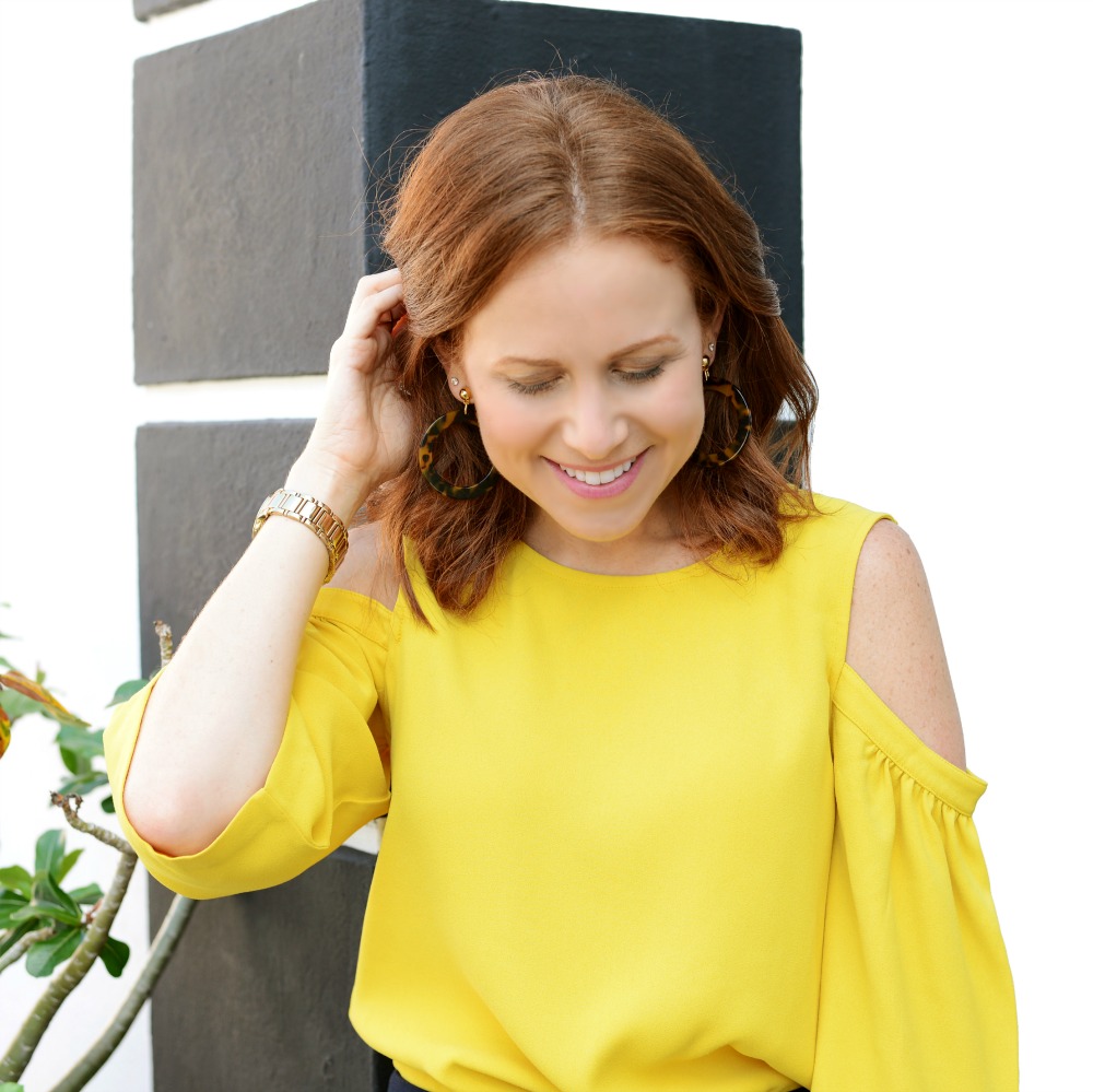 How this redhead blogger embraces new colors for summer // the modern savvy