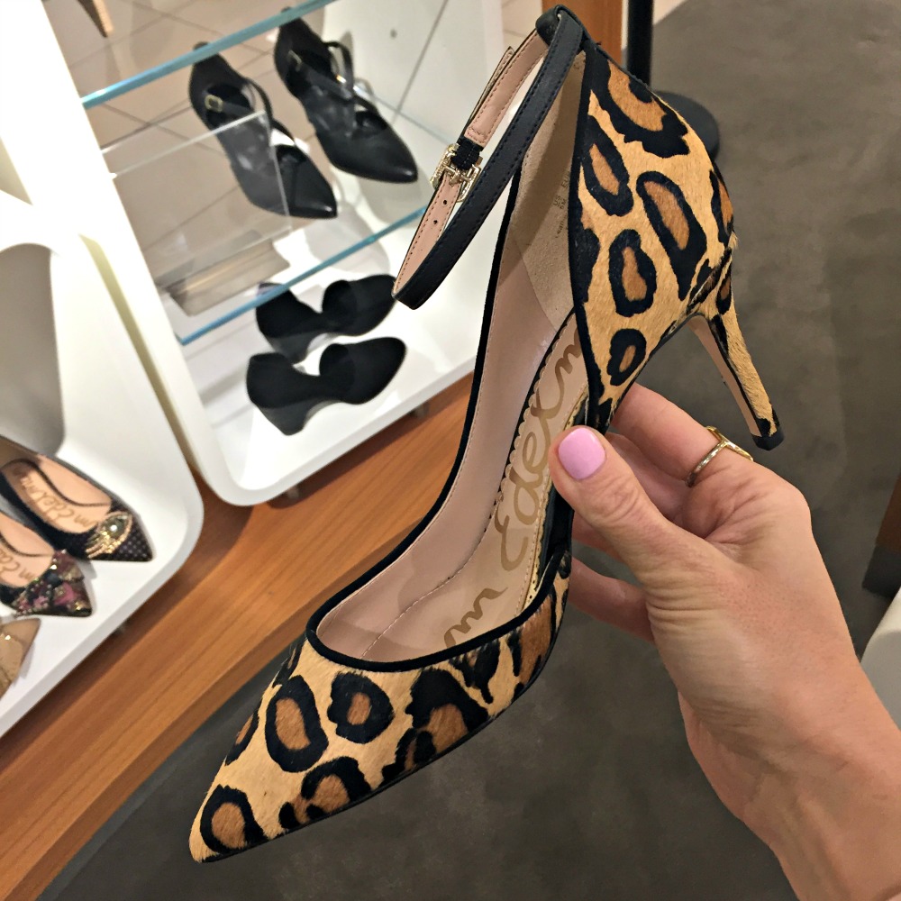 Nordstrom Anniversary sale 2017 // The Modern Savvy shares her 50 top finds, plus lots of dressing room selfies to see how everything looks on a real girl