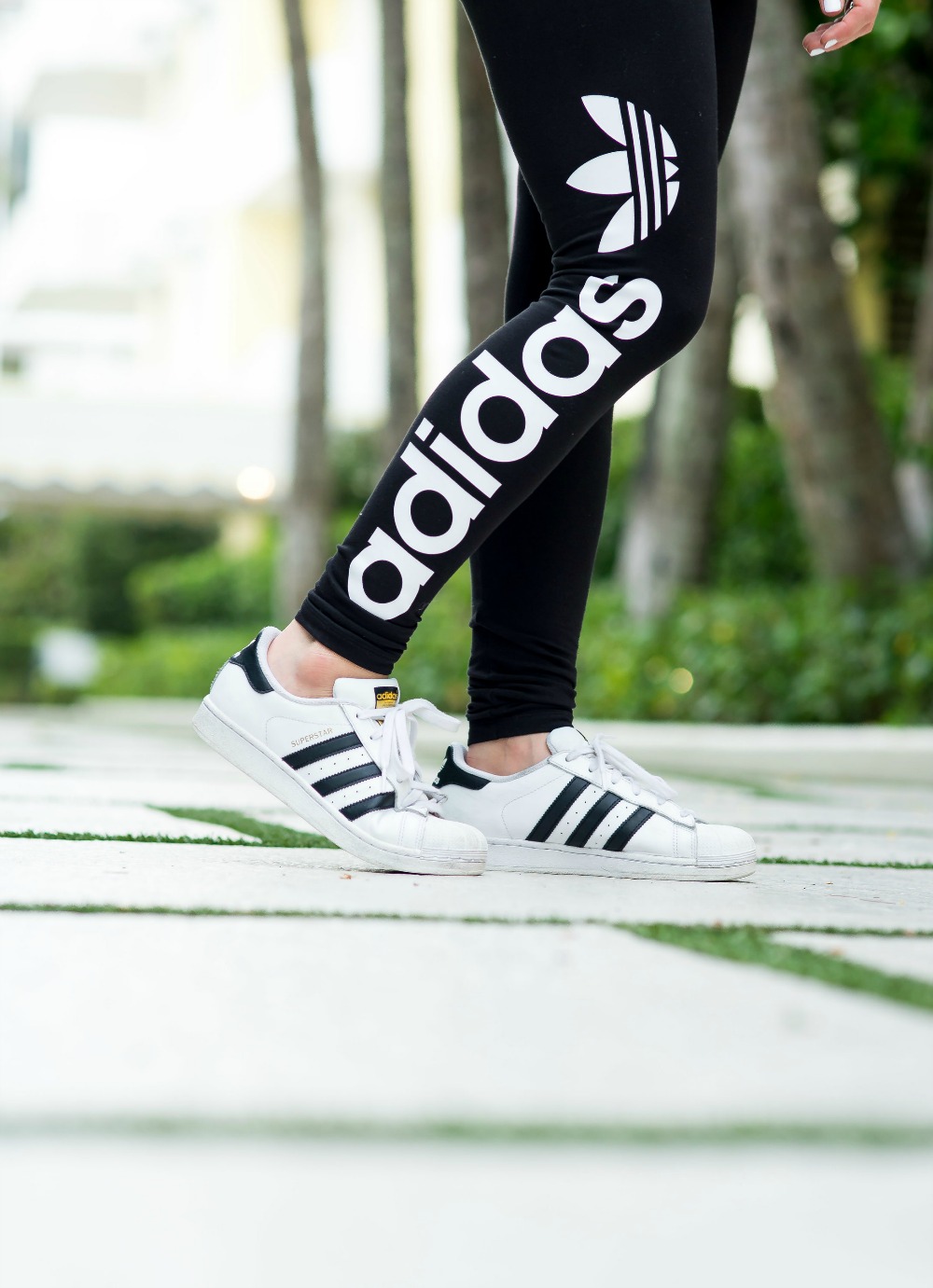 Adidas superstars and leggings for casual style // the modern savvy