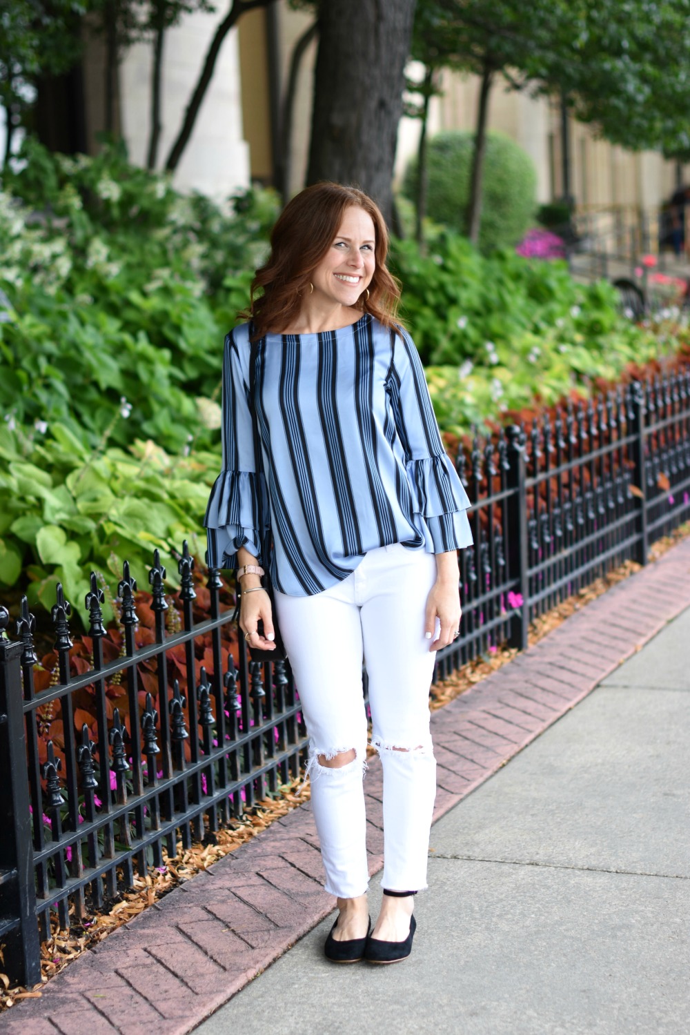 Vertical stripes statement sleeves for an everyday look // the modern savvy