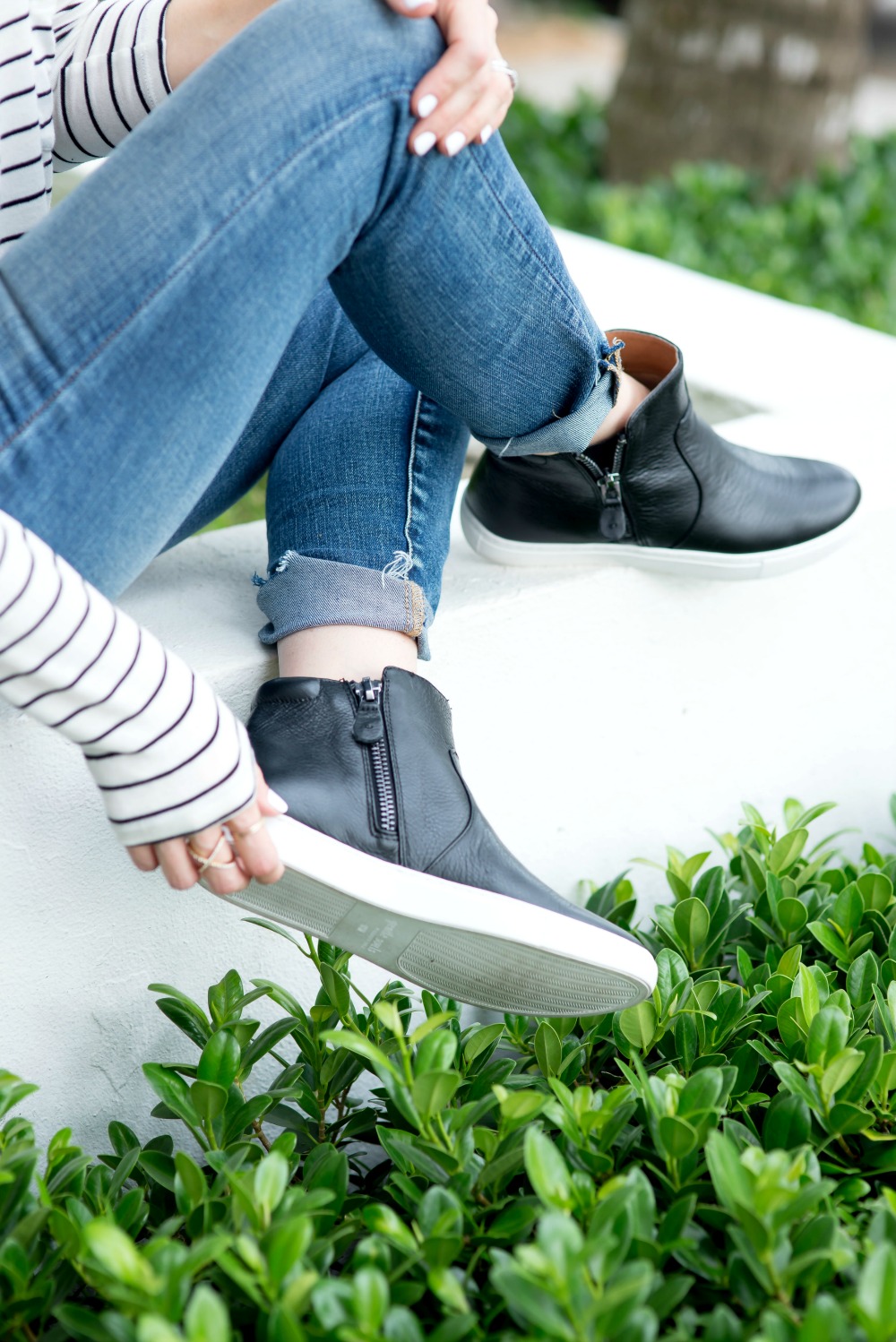 Update your sneaks game with a pair of chic black high tops // the modern savvy, a life & style blog based in florida