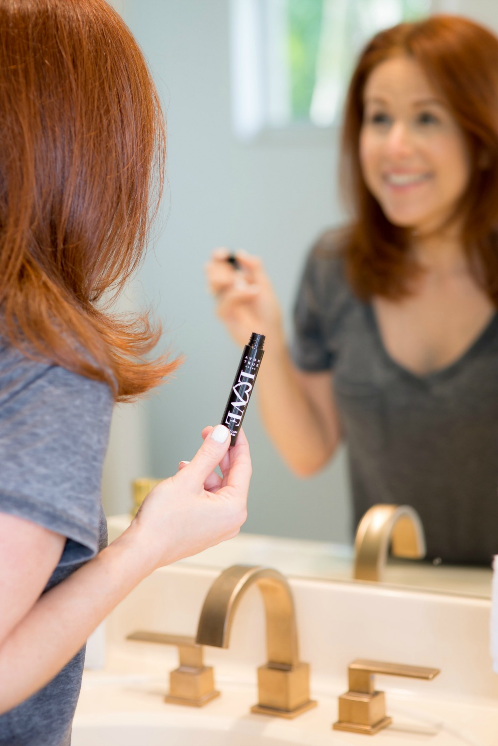 Testing out the new AVON power couple to naturally grow, lengthen and nourish lashes | Avon | My Nighttime Routine featured by popular Florida life and style blogger The Modern Savvy