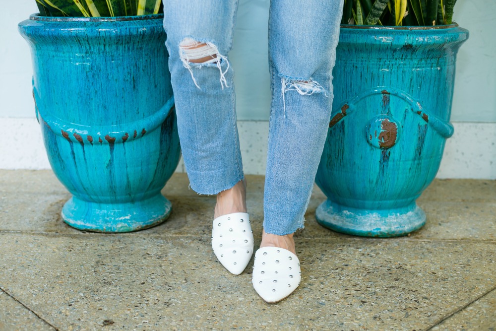White mules from Target for fall -- super chic, affordable shoe upgrade! | #whiteshoes #fallfootwear - Target | LOFT | Anthropologie | The Hottest Fall Trends for Warmer Weather featured by popular Florida fashion blogger The Modern Savvy 